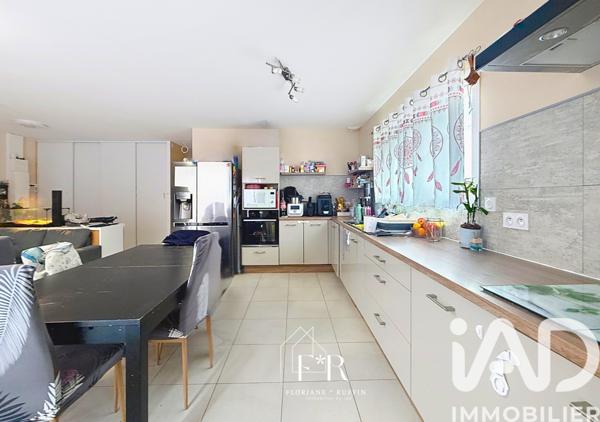 Maison à vendre 4 pièces 91 m² Camaret-sur-Aigues