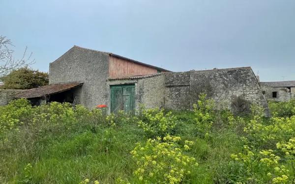 Terrain constructible – 1 678 m²