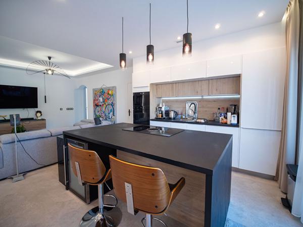 Maison rénovée + studio indépendant  Proche centre-ville