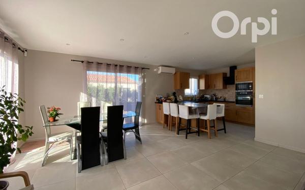 Maison à vendre    4 pièces •  Arles