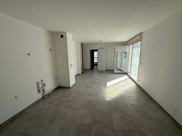 À vendre – Appartement T3 de 66,40 m² avec grande terrasse de 39 m² à La Roche-sur-Foron (74)