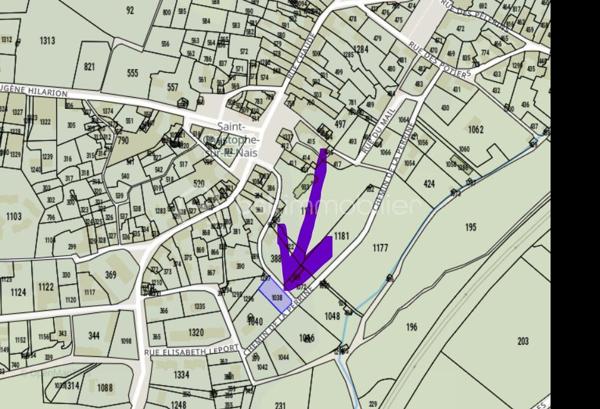 Terrain de 690 m²