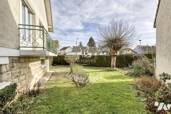 Maison familiale avec grand jardin, La Chapelle Saint-Jean Bois d'Arcy