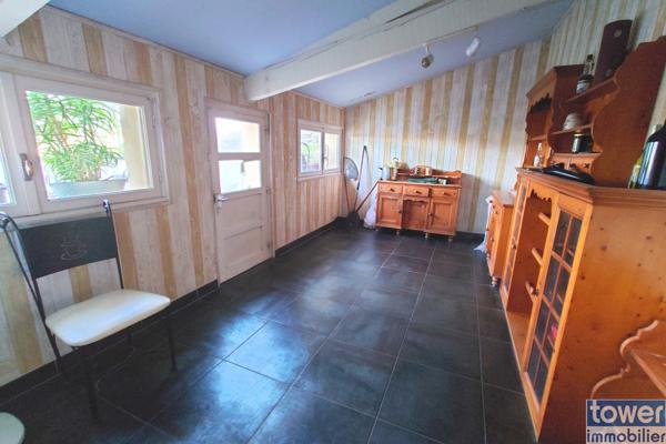 Maison
                                                                                                                                                                                                                                                                                                                        5 pièce(s)                                                                                                                                                                                                          3 chambre(s)                                                                                                                                                                                                          270  m²