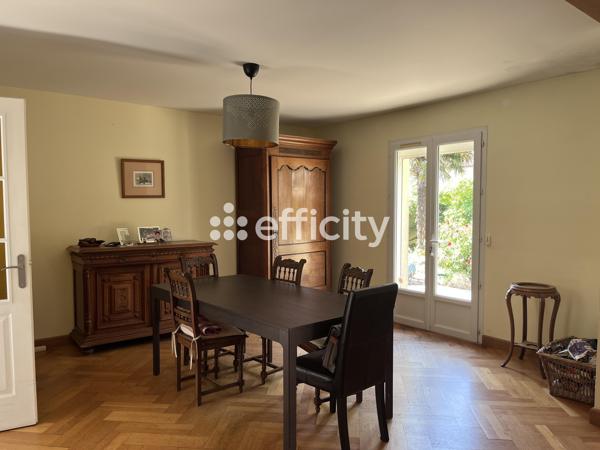 Maison
         6 pièces
        - 139 m² 296 000 € *
