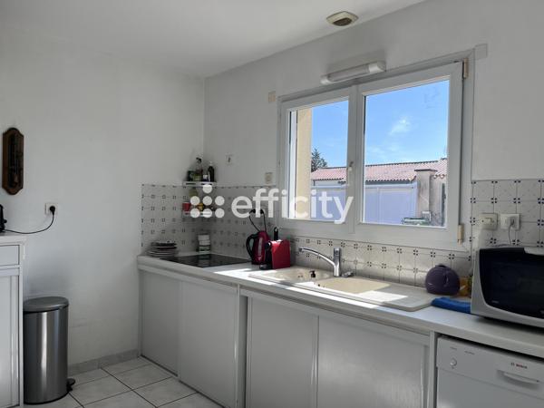 Maison
         6 pièces
        - 139 m² 296 000 € *