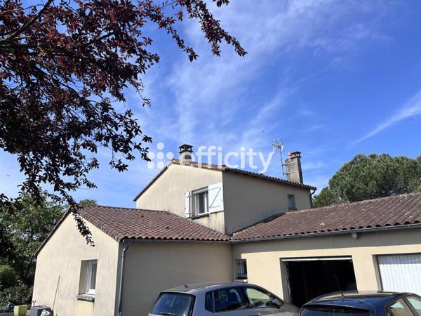 Maison
         6 pièces
        - 139 m² 296 000 € *