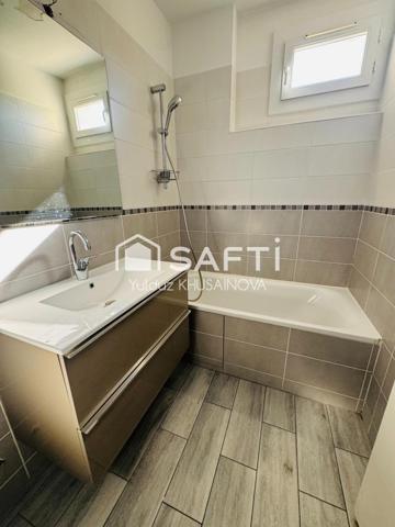 T3/4 AVEC BALCON ET VUE DÉGAGÉE / RESIDENCE SECURISÉE / PLACES DE PARKINGS EXTERIEURS LIBRE