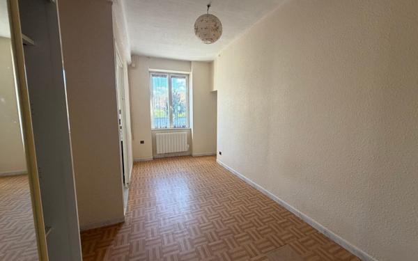 Appartement à vendre    2 pièces •  Sérézin-du-Rhône