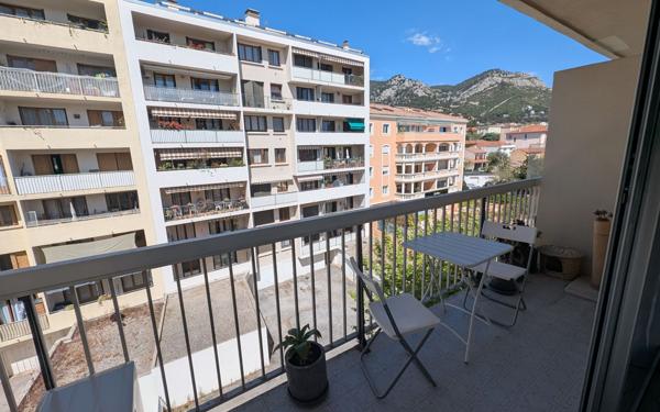 Appartement à vendre    1 pièce • 37 m2 Toulon