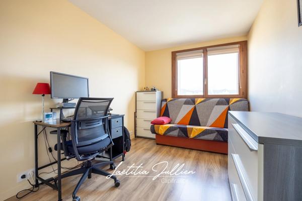 EXCLUSIVITÉ – MARSEILLE 9e – Résidence Le Lancier - T3 traversant en étage élevé avec vues panoramiques sur le parc Bortoli, la mer et les collines