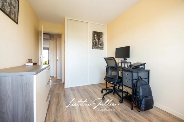 EXCLUSIVITÉ – MARSEILLE 9e – Résidence Le Lancier - T3 traversant en étage élevé avec vues panoramiques sur le parc Bortoli, la mer et les collines