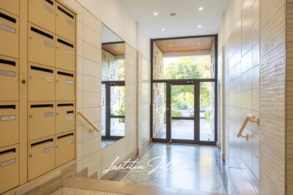 EXCLUSIVITÉ – MARSEILLE 9e – Résidence Le Lancier - T3 traversant en étage élevé avec vues panoramiques sur le parc Bortoli, la mer et les collines