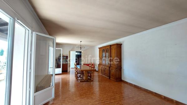 Barbentane – Maison individuelle plain-pied, 3 chambres avec jardin et garage