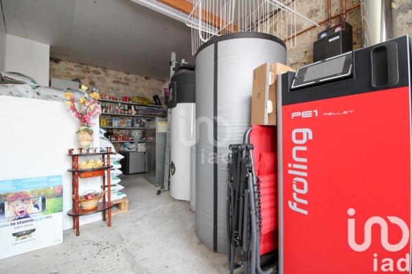 Maison 4 pièces de 145 m² à Saint-Victor-et-Melvieu (12400)