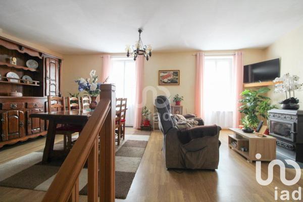 Maison 4 pièces de 145 m² à Saint-Victor-et-Melvieu (12400)