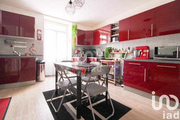 Maison 4 pièces de 145 m² à Saint-Victor-et-Melvieu (12400)