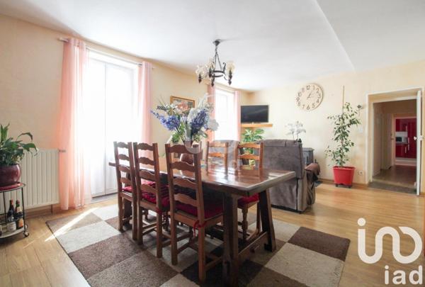 Maison 4 pièces de 145 m² à Saint-Victor-et-Melvieu (12400)