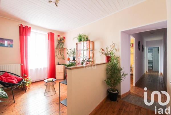 Maison 4 pièces de 145 m² à Saint-Victor-et-Melvieu (12400)