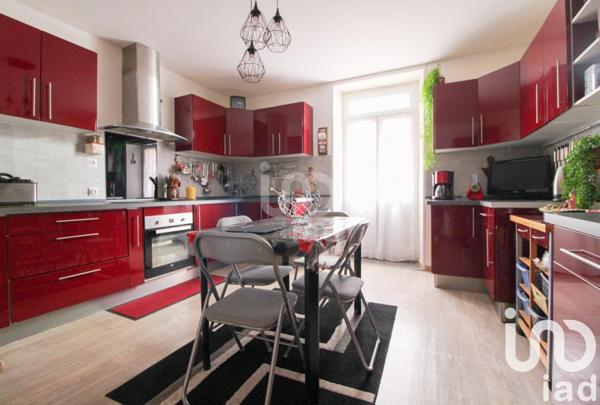 Maison 4 pièces de 145 m² à Saint-Victor-et-Melvieu (12400)