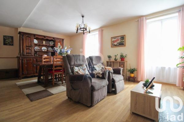 Maison 4 pièces de 145 m² à Saint-Victor-et-Melvieu (12400)