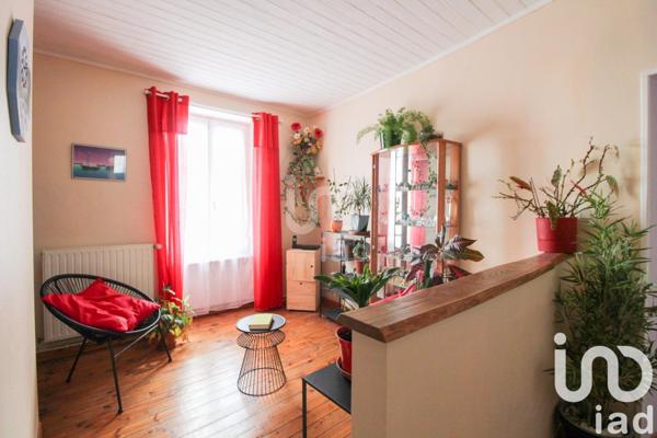 Maison 4 pièces de 145 m² à Saint-Victor-et-Melvieu (12400)