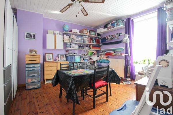 Maison 4 pièces de 145 m² à Saint-Victor-et-Melvieu (12400)