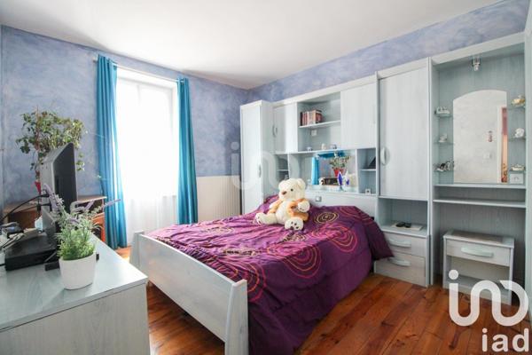 Maison 4 pièces de 145 m² à Saint-Victor-et-Melvieu (12400)