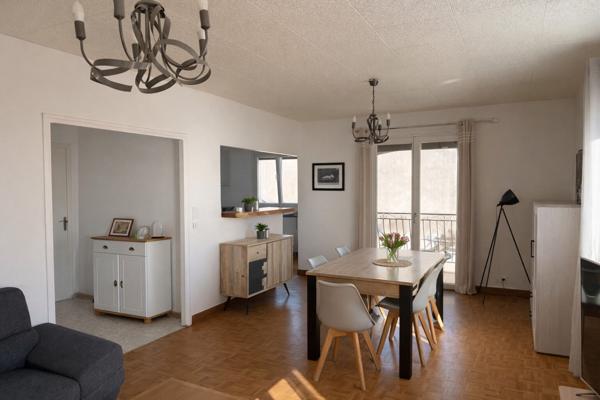 Maison indépendante 147 m² sur parcelle 390 m² Carcassonne - 6 chambres. Bail locatif en cours