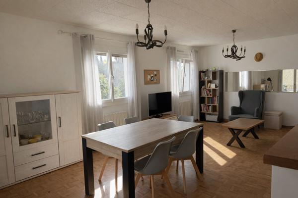 Maison indépendante 147 m² sur parcelle 390 m² Carcassonne - 6 chambres. Bail locatif en cours