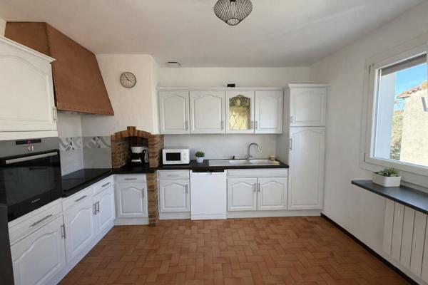 Maison indépendante 147 m² sur parcelle 390 m² Carcassonne - 6 chambres. Bail locatif en cours