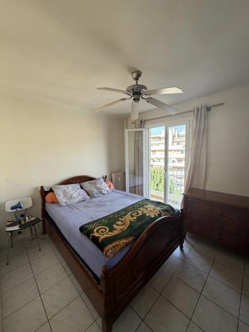 Vente                                                      Appartement
                        
                     3 pièces                                         à Nice