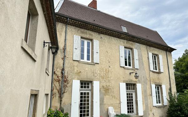 Maison à vendre    13 pièces •  Moras-en-Valloire