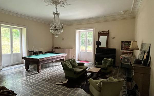 Maison à vendre    13 pièces •  Moras-en-Valloire