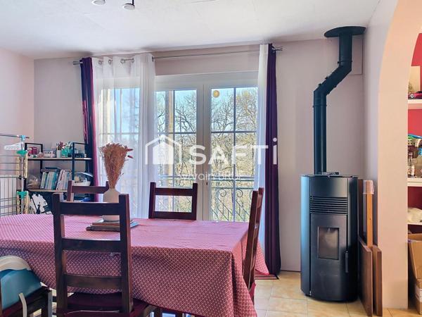 Maison avec sous-sol complet – 4 chambres – Équipements récents