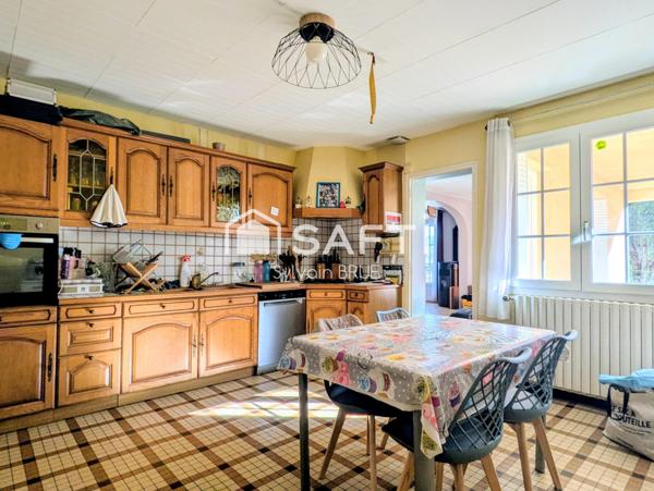 Maison avec sous-sol complet – 4 chambres – Équipements récents