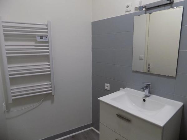 Location                                                      Studio
                        
                     1 pièces                      20 m2                     à Niort