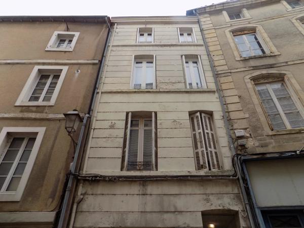 Location                                                      Studio
                        
                     1 pièces                      20 m2                     à Niort