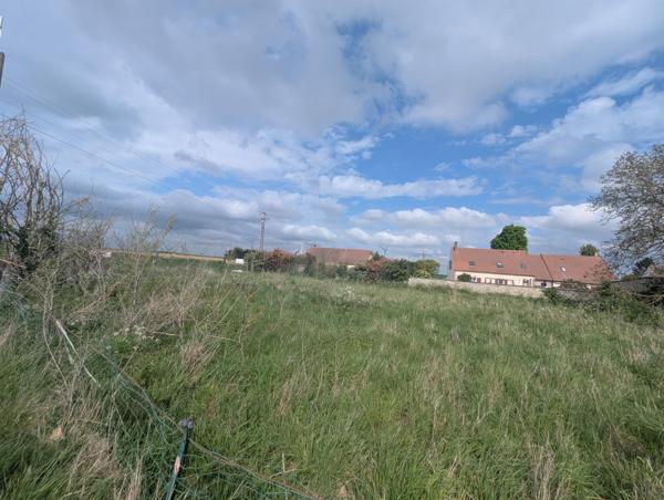 Terrain constructible 3 425 m² — Rémérangles