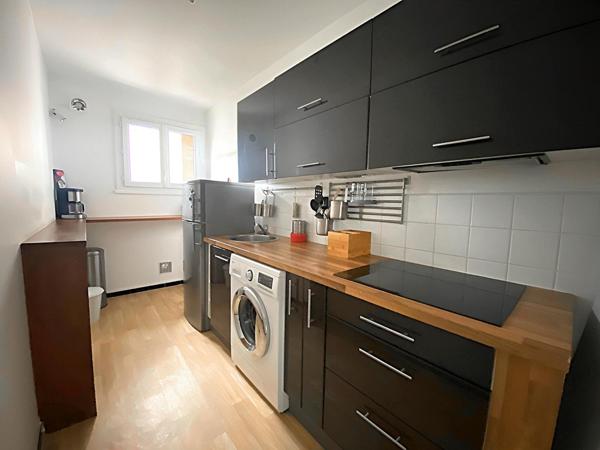 15 mins de la Gare, avec balcon et parking