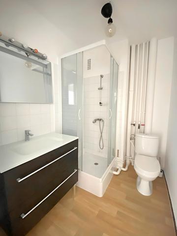 15 mins de la Gare, avec balcon et parking