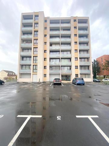 15 mins de la Gare, avec balcon et parking