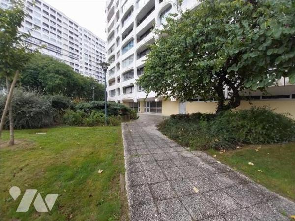 POUR INVESTISSEURS / RENNES, Quartier Colombier, A VENDRE appartement de type 3, situé au 3ème ...