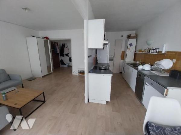 POUR INVESTISSEURS / RENNES, Quartier Colombier, A VENDRE appartement de type 3, situé au 3ème ...