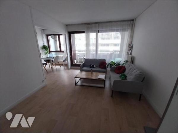 POUR INVESTISSEURS / RENNES, Quartier Colombier, A VENDRE appartement de type 3, situé au 3ème ...