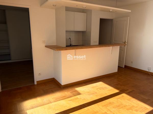 Location Appartement 2 pièces 37.71 m² - Courbevoie 92400