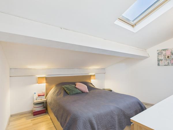 Six-Fours-les-Plages (83140) Six-Fours-les-Plages – Secteur résidentiel recherché de Talian Villa lumineuse avec piscine et espace indépend