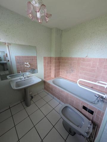 Safti-Benjamin Marcouiller vous propose : Maison 9 pièces.