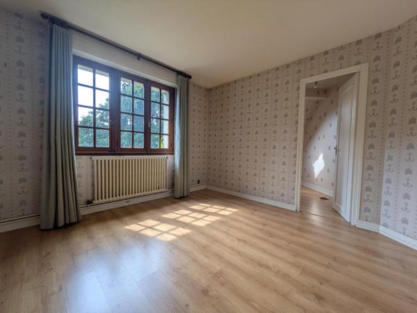 Safti-Benjamin Marcouiller vous propose : Maison 9 pièces.