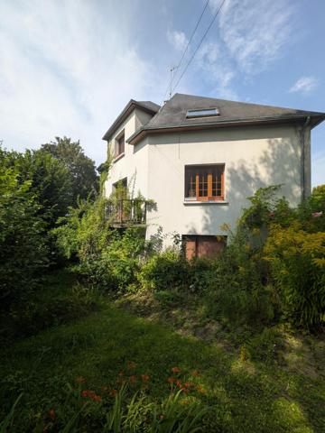 Safti-Benjamin Marcouiller vous propose : Maison 9 pièces.